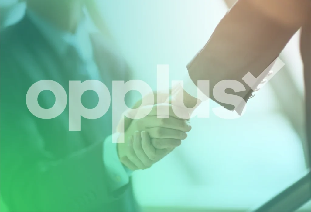 Front office pulso del cliente estrechando la mano